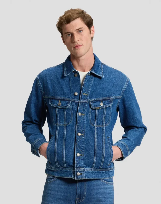 ג׳קט Lee