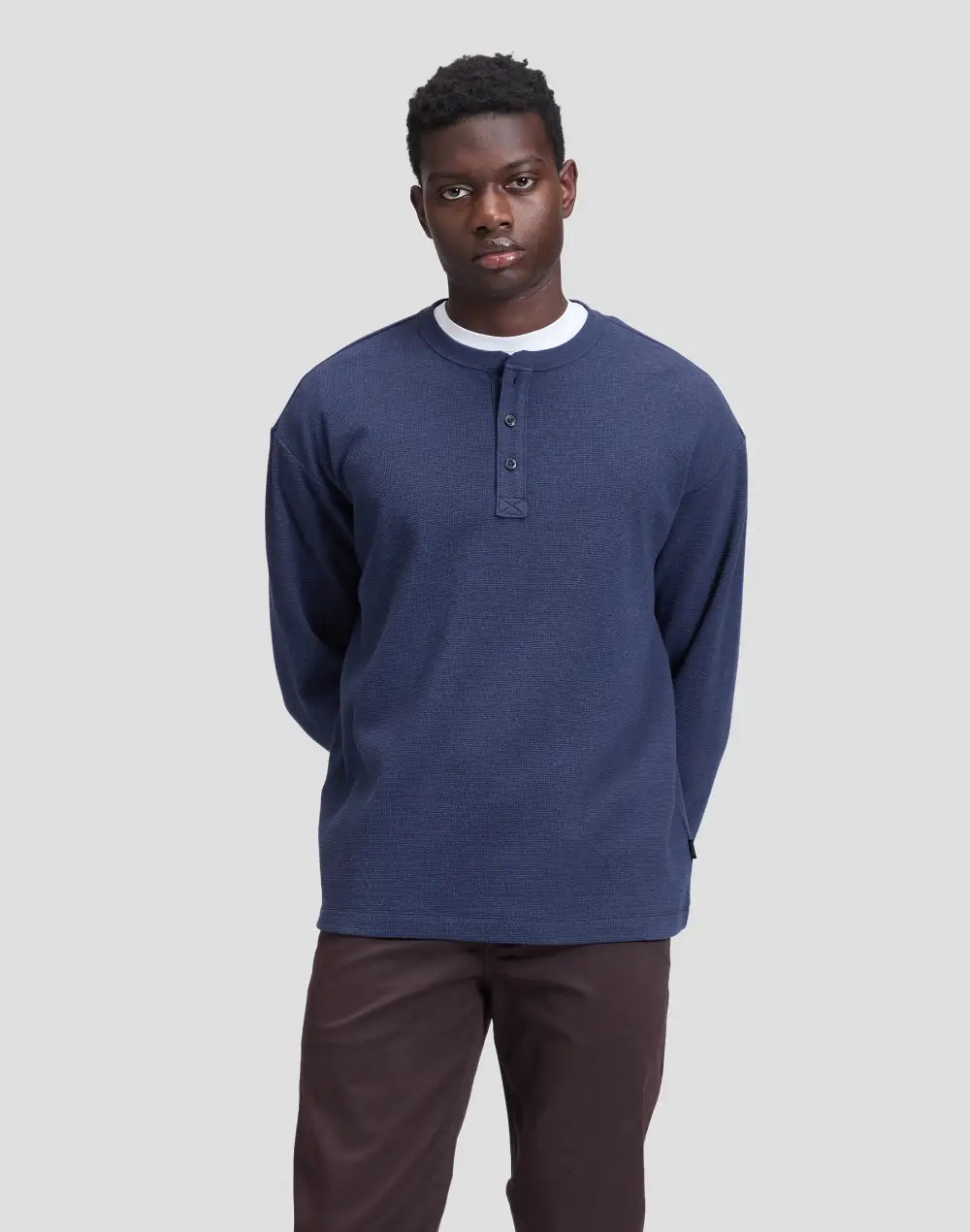 חולצת Henley ארוכה