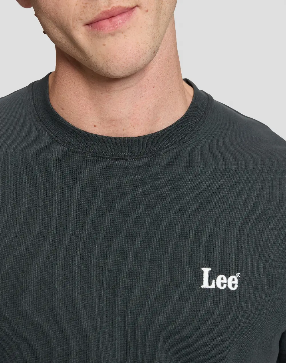 טי שירט עם לוגו Lee קטן – תמונה 5
