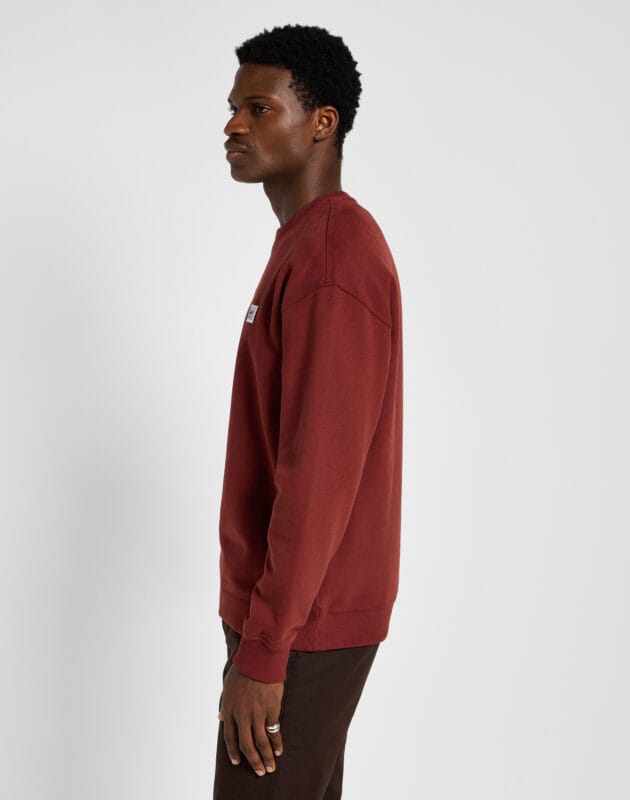 סוויטשירט עם פאץ' לוגו קטן