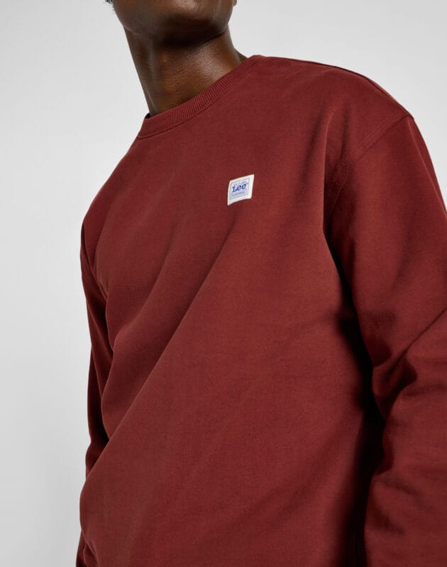 סוויטשירט עם פאץ' לוגו קטן