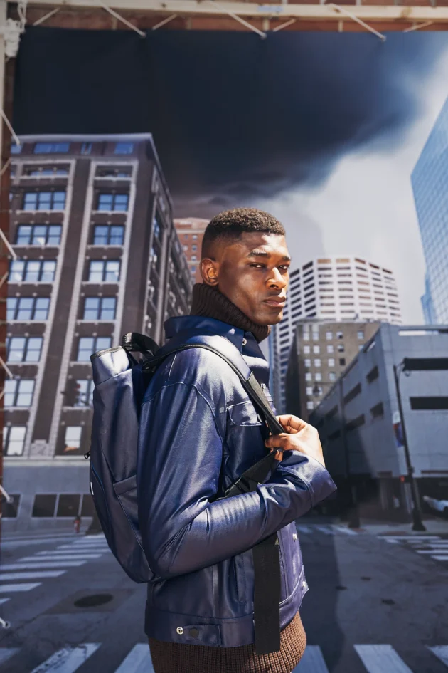 מעיל גשם לגברים Lee® x STUTTERHEIM Storm Rider™ בצבע נייבי