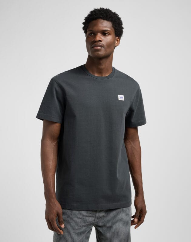 חולצת טי שירט קצרה