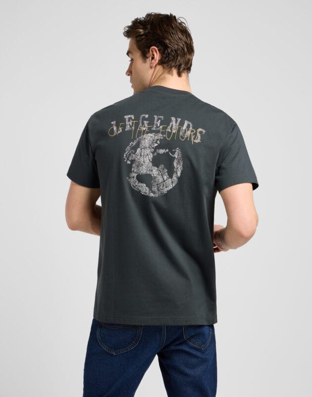 חולצת טי שירט קצרה