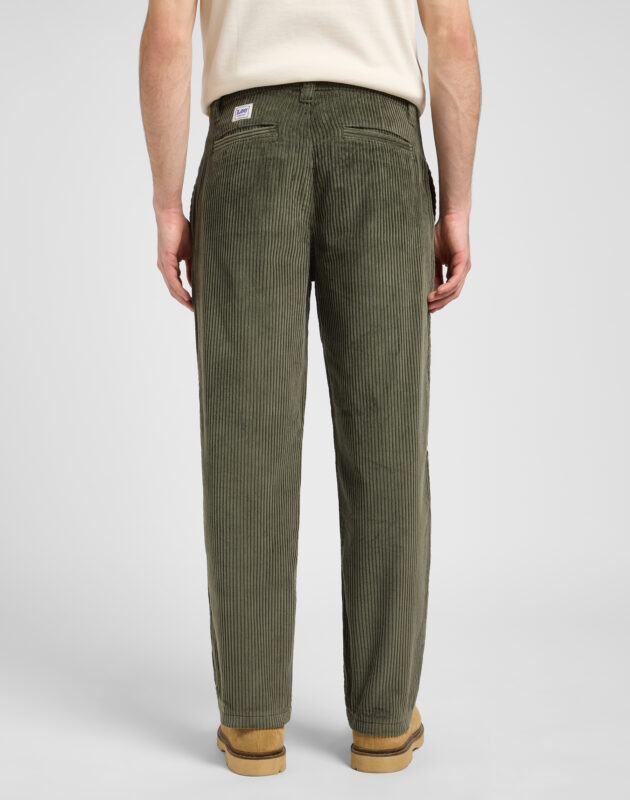 מכנסי Chino