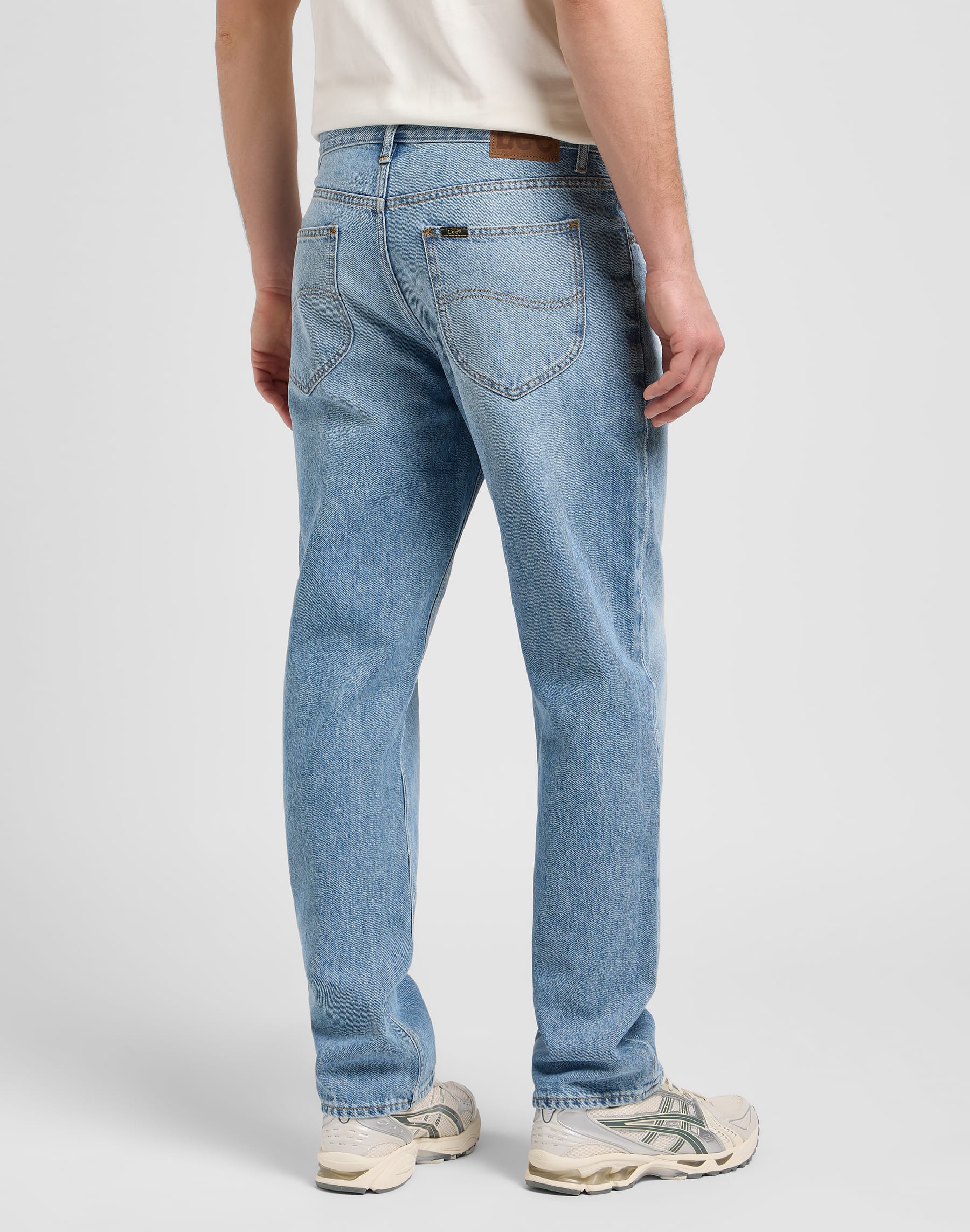 ג'ינס Haden בגזרת Straight Relaxed