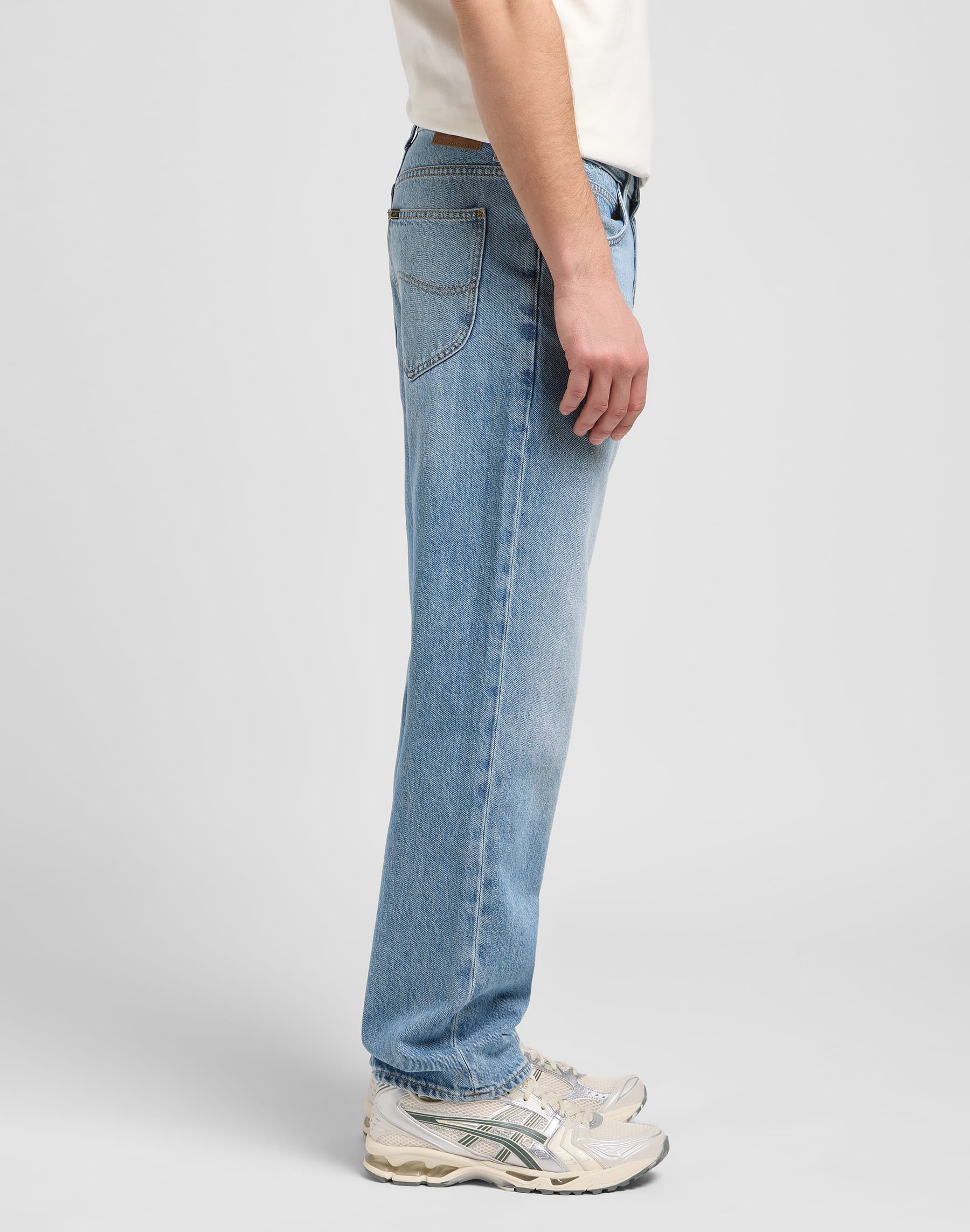 ג'ינס Haden בגזרת Straight Relaxed