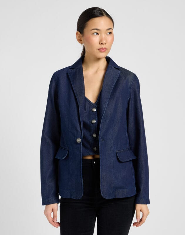 בלייזר מחויט