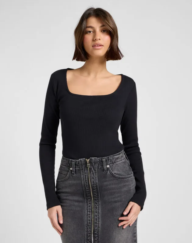 חולצה עם שרוול ארוך