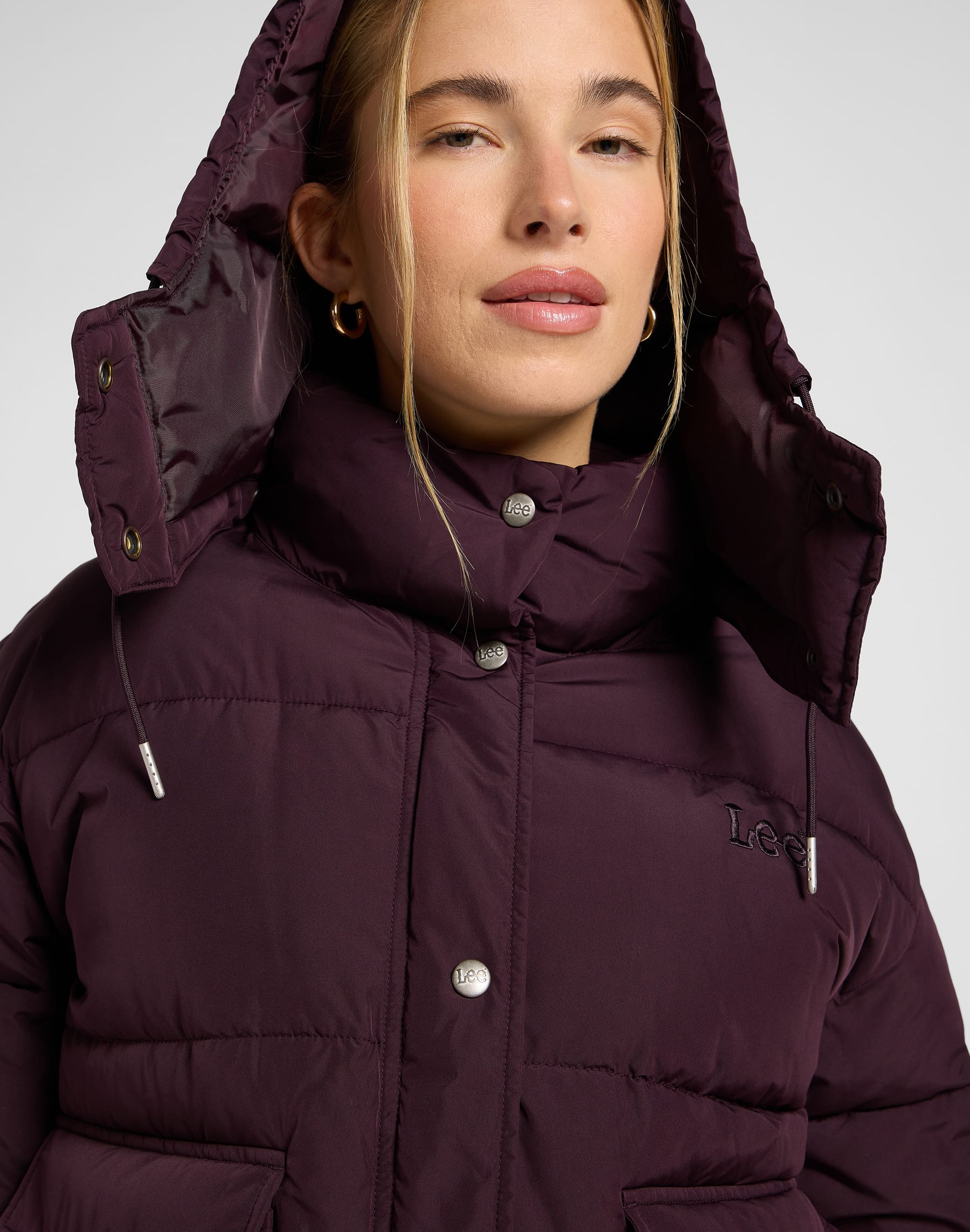 מעיל PUFFER קצר עם קפוצ'ון נשלף