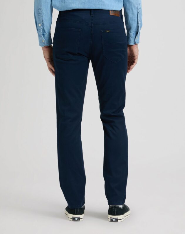 ג'ינס SLIM FIT MVP בגזרת STRAIGHT