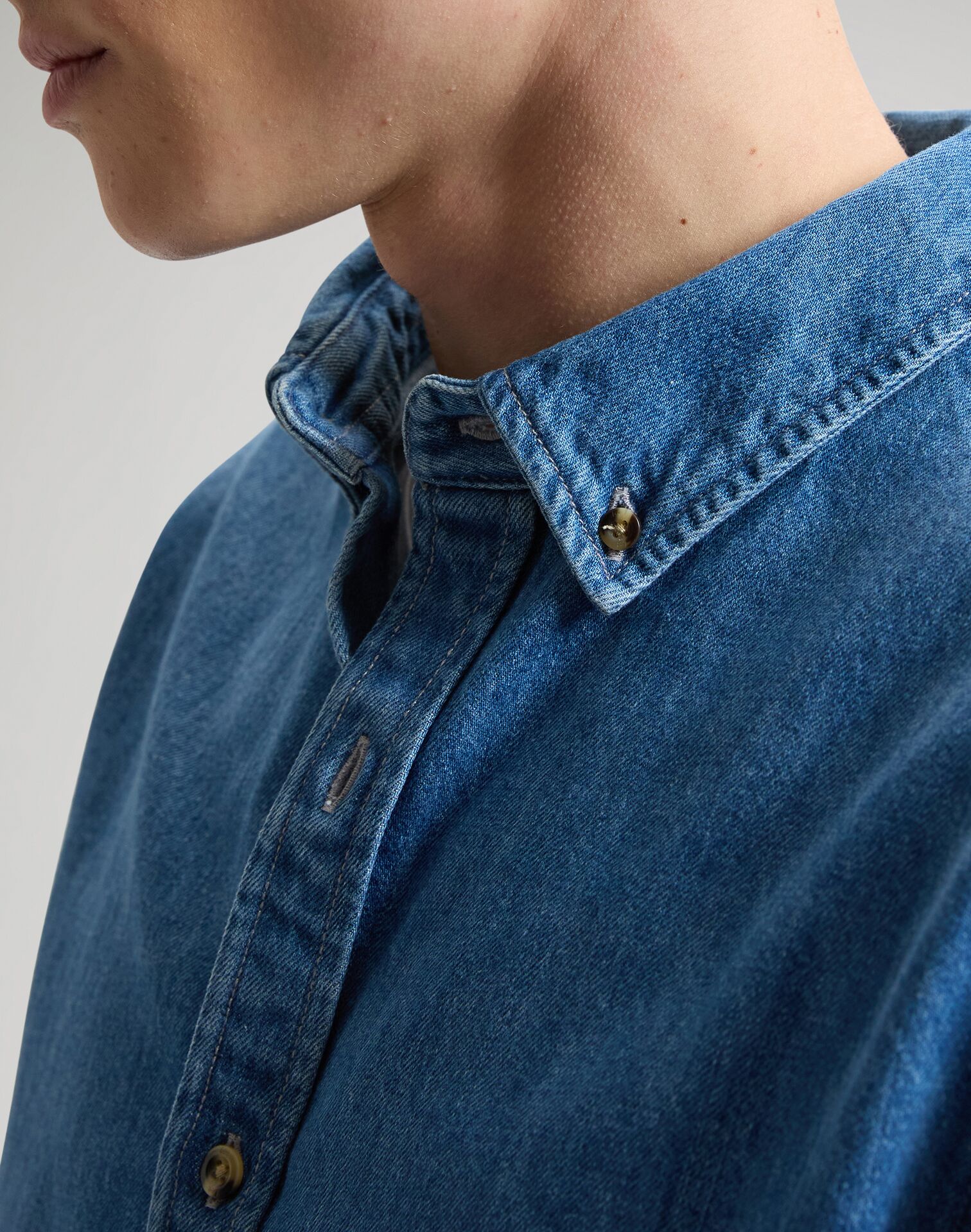חולצה מכופתרת CLEAN WW BUTTON DOWN