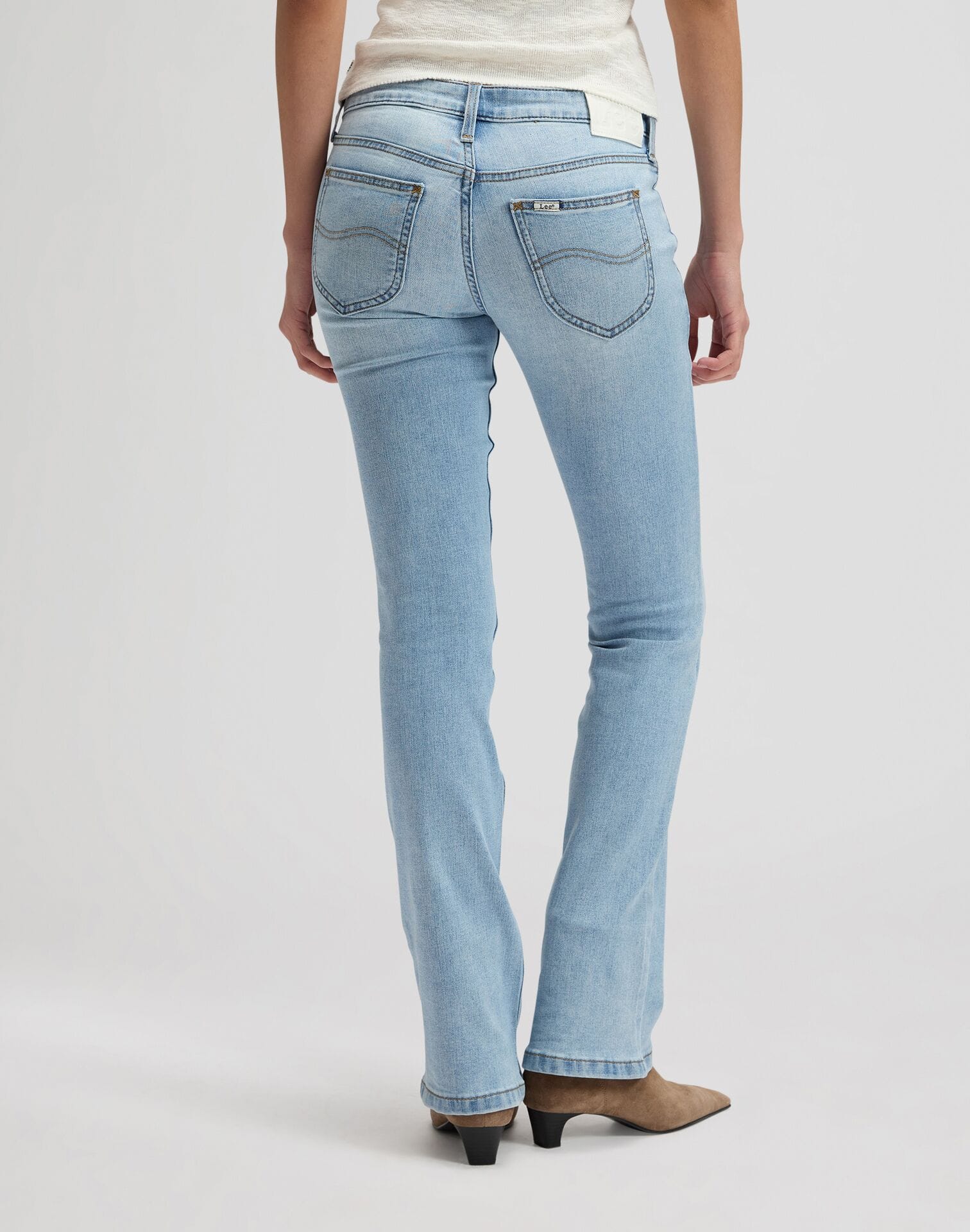 ג'ינס JESSICA בגזרת BOOTCUT