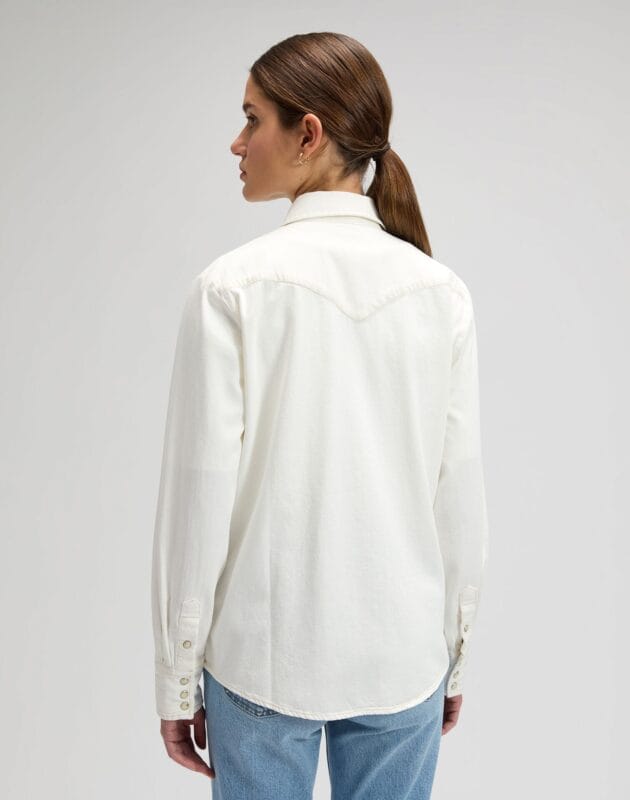 חולצת ג'ינס מכופתרת