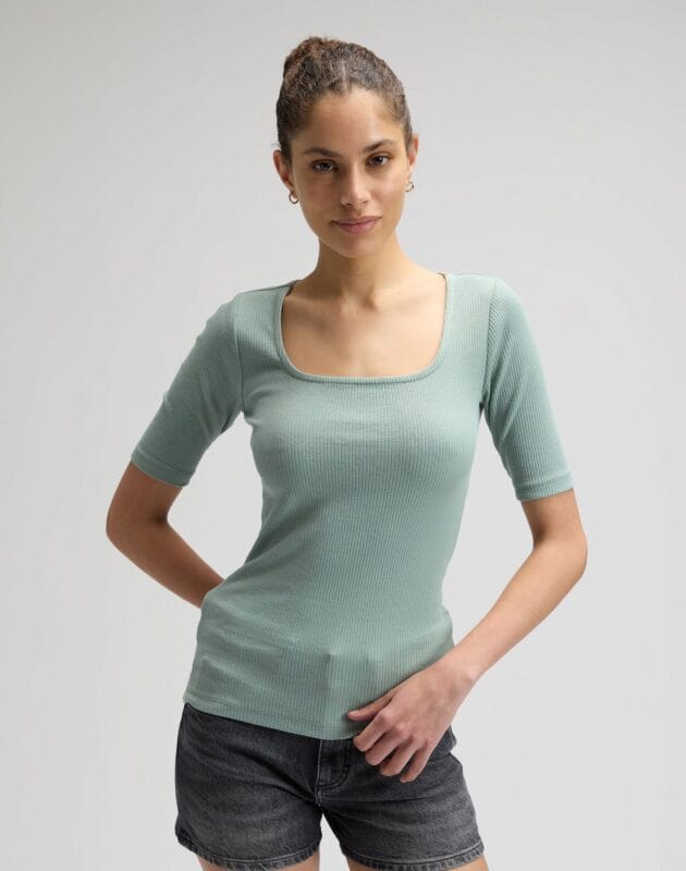 חולצה קצרה חלקה