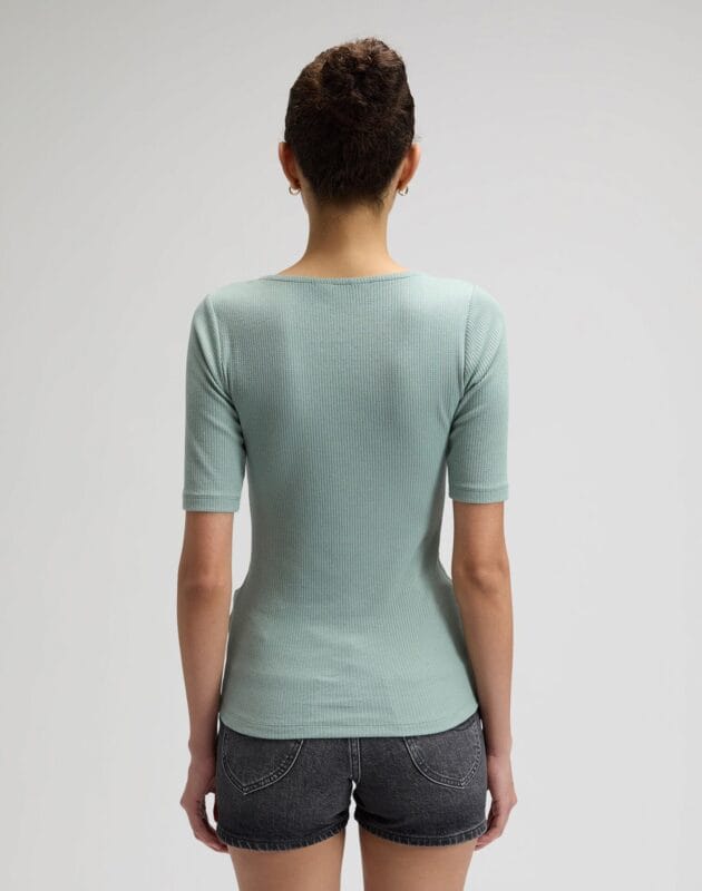 חולצה קצרה חלקה