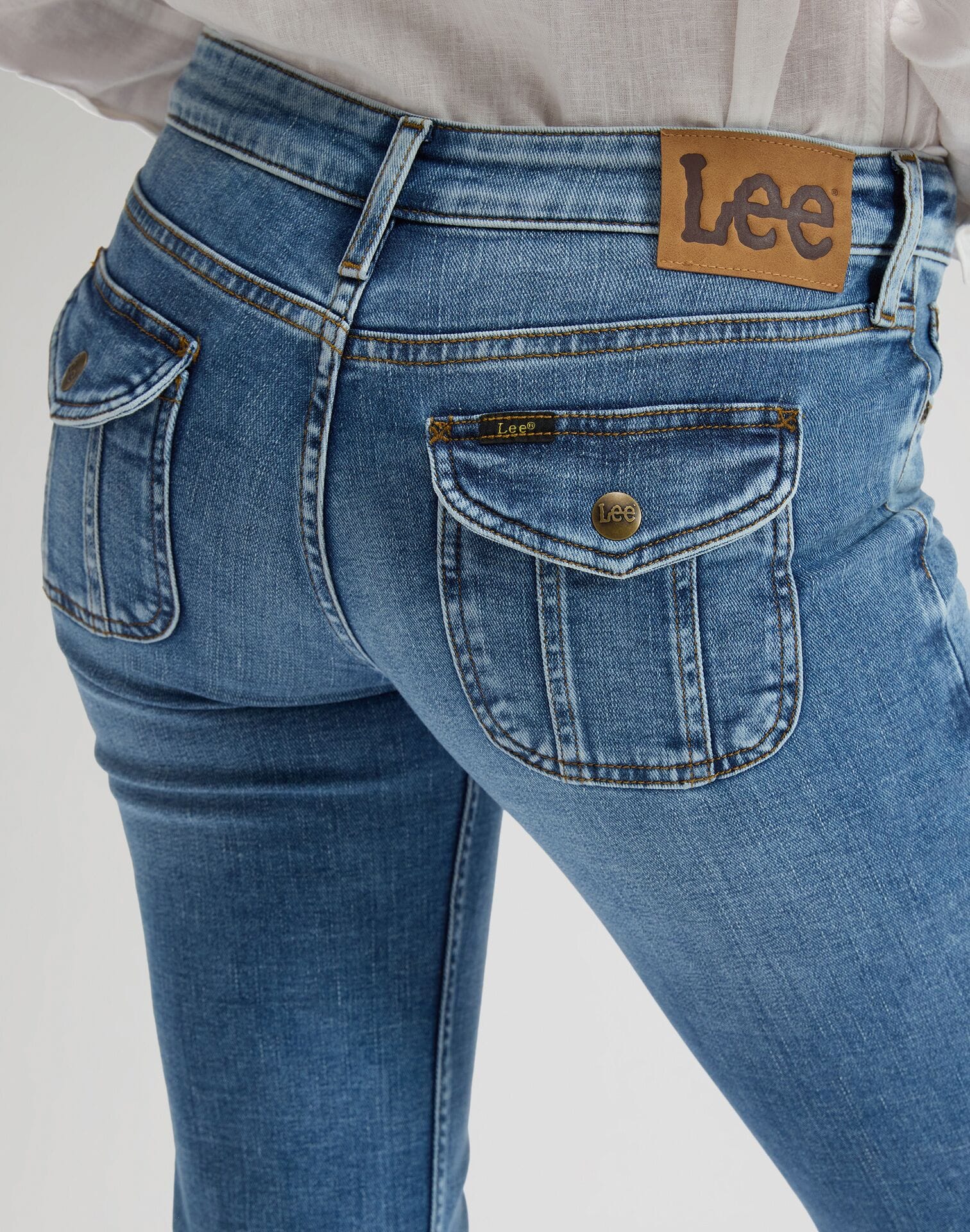 ג'ינס JESSICA בגזרת BOOTCUT