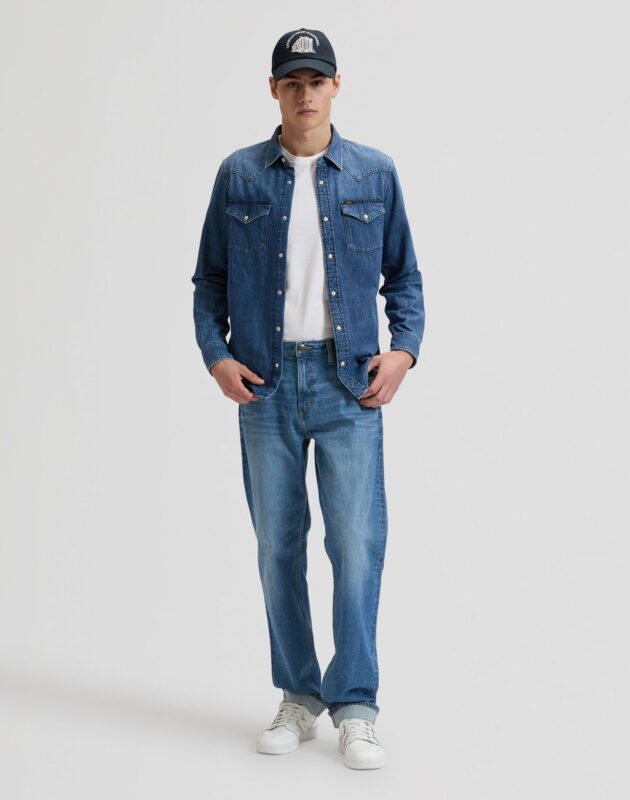 כובע עם לוגו