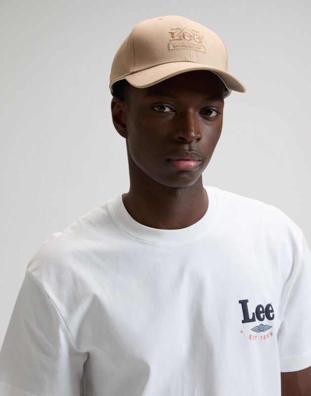 כובע עם לוגו