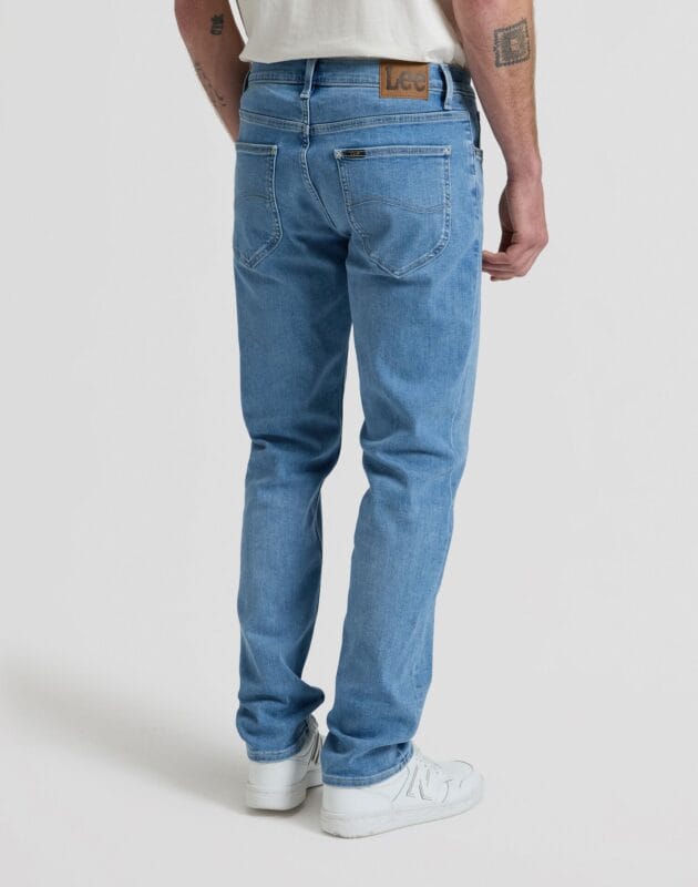 ג'ינס DAREN בגזרת STRAIGHT