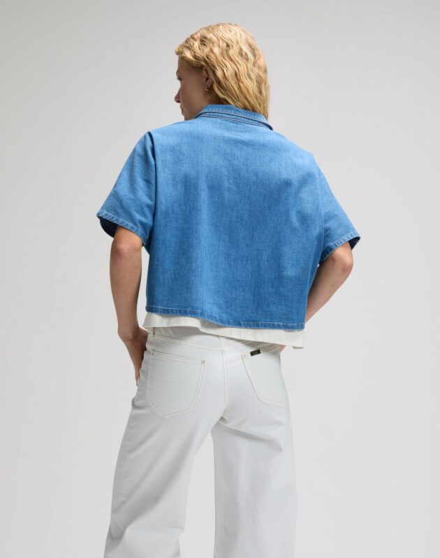 חולצה קצרה מכופתרת