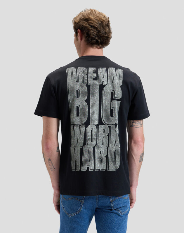 טי שירט קצרה