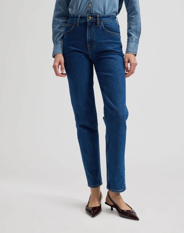 ג'ינס CAROL בגזרת STRAIGHT